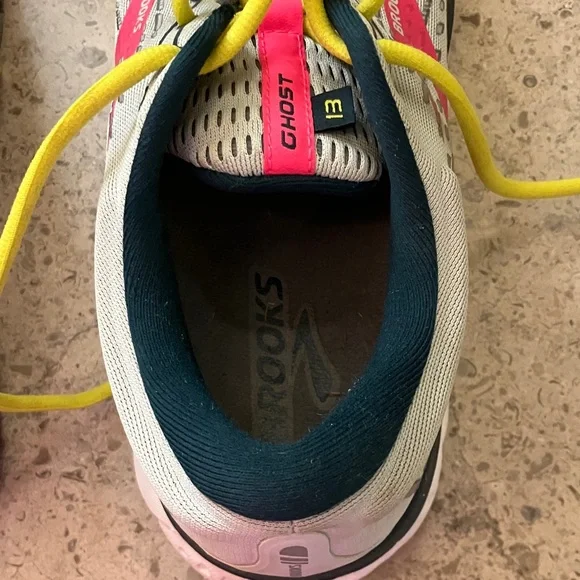 Brooks Ghost 13 Running Walking Gray/Pink Sneaker Women’s Size 11.5 Medium GUC - Picture 5 of 6